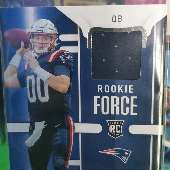 Panini Absolute Football Rookie Force Mac Jones Card with Jersey Patch - Picture 2 of 6